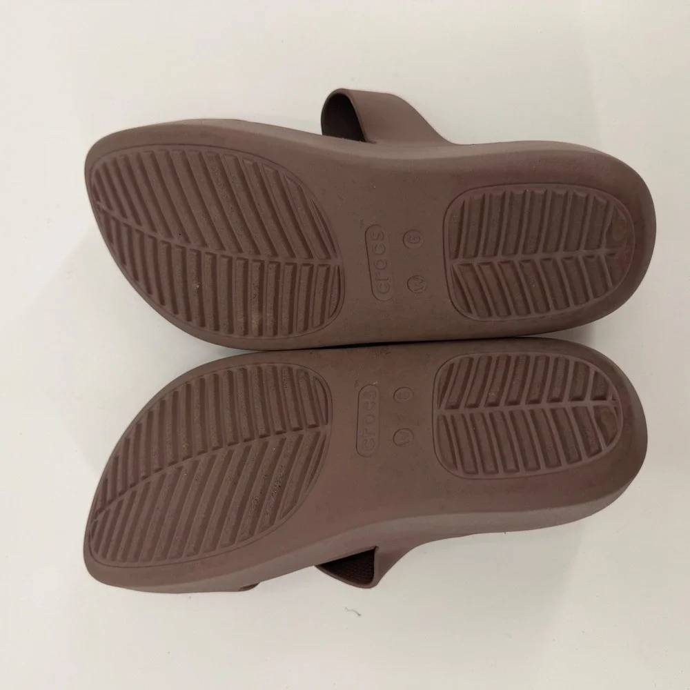 CROCS brooklyn flip